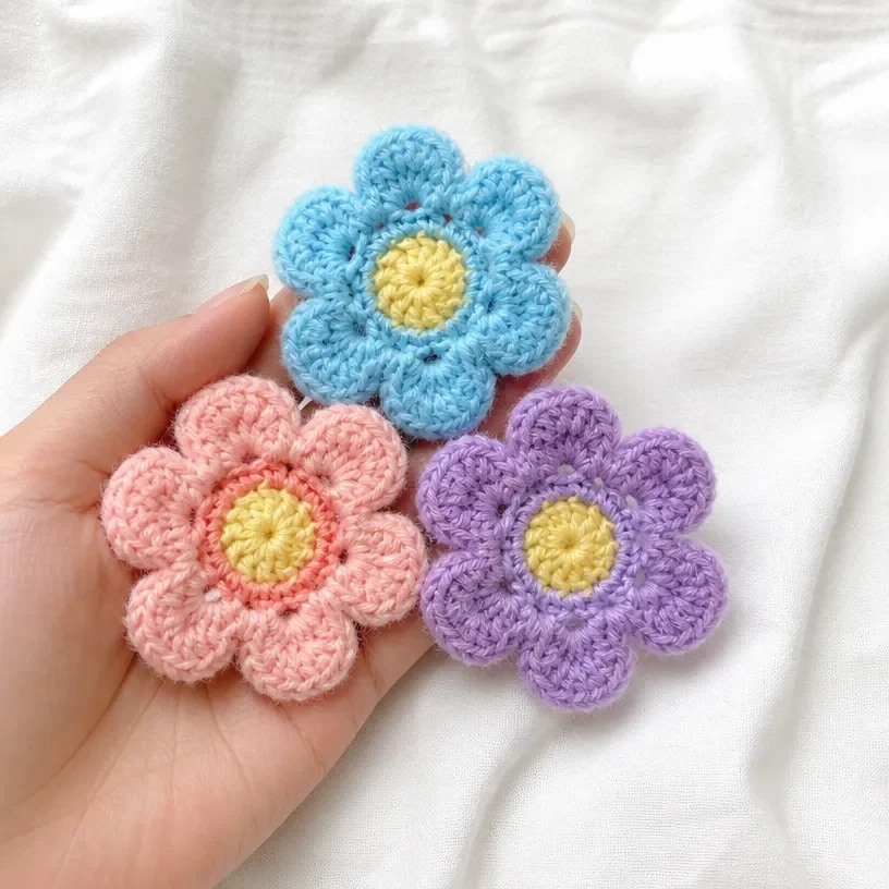 Crochet Two-Color Small Flowers Pattern